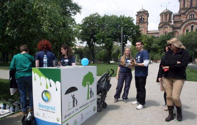 Акция "Сине-зеленый Белград" в сербской столице. Фото: TANJUG, Danilo Peternek Дни шахмат в Белграде